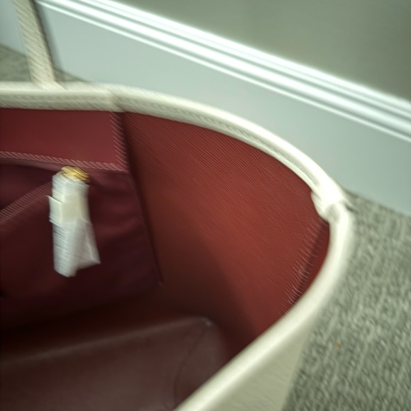 Coach Chalk Pebble Leather Tote with Signature Zip Wallet - Picture 4 of 14